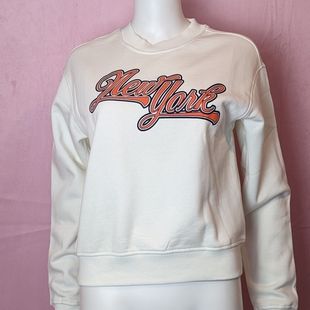 H&M Divided Off White New York Fleece Pullover Sweatshirt size Small